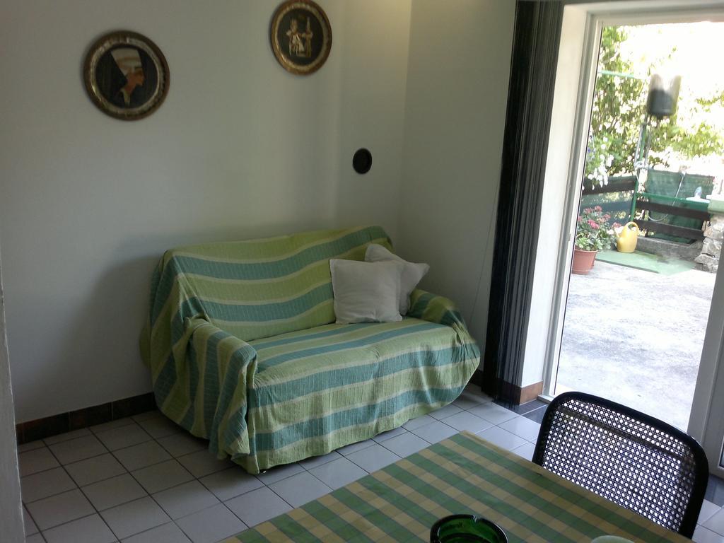 Guest House Violeta Palit Стая снимка
