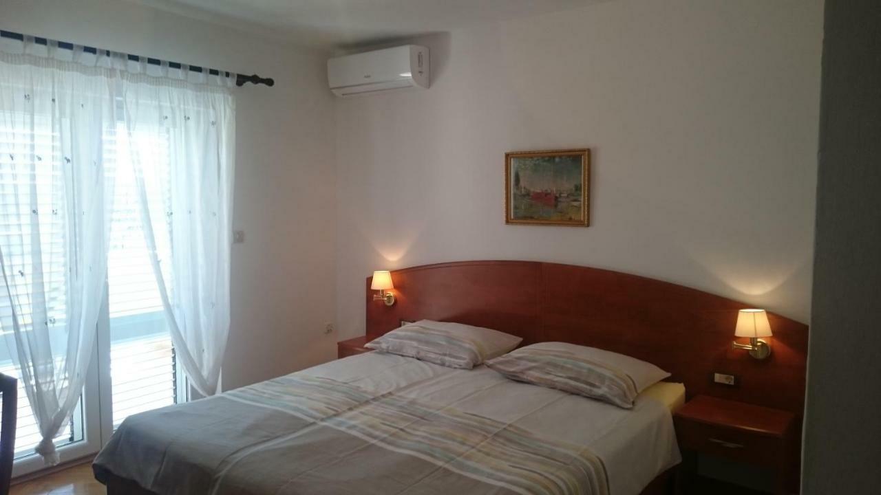 Guest House Violeta Palit Екстериор снимка
