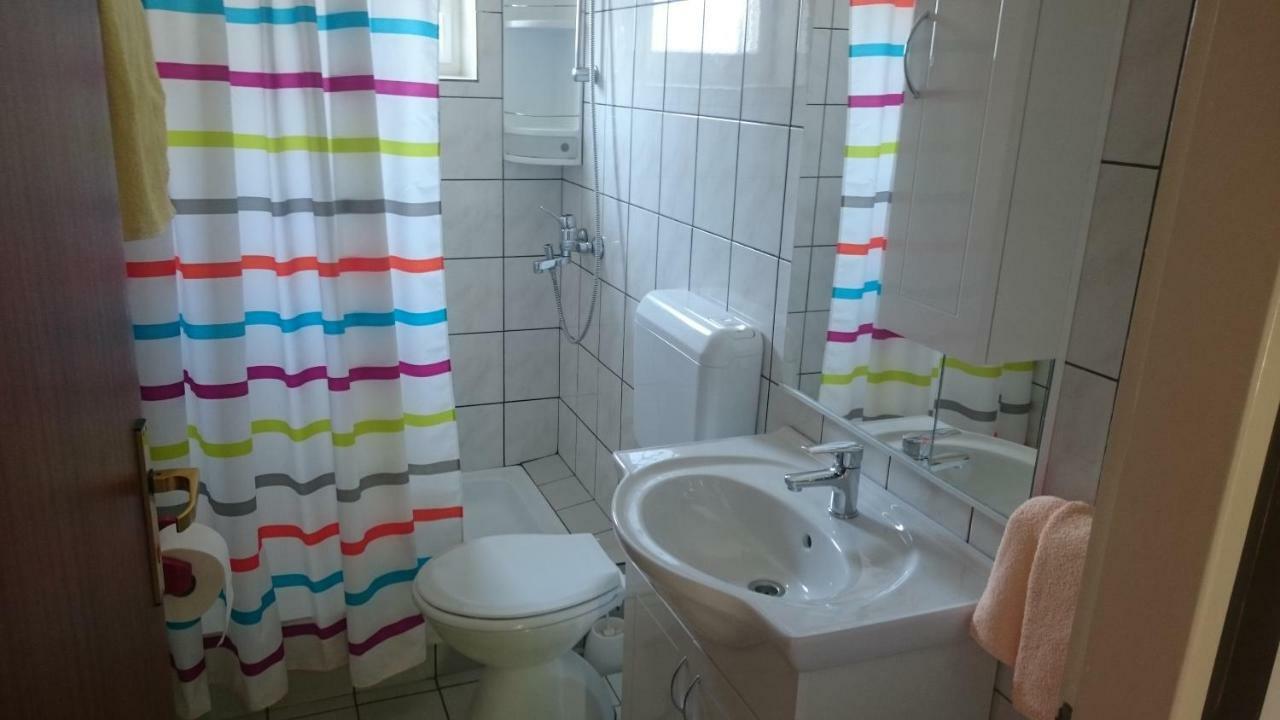 Guest House Violeta Palit Екстериор снимка